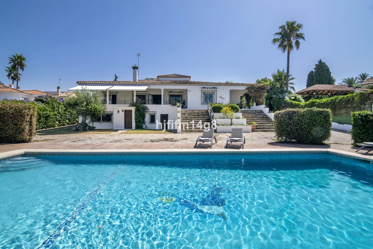 elegante Villa in San Pedro de Alcántara an der Costa del Sol