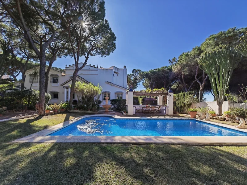 Exklusive Villa in Marbesa, Marbella mit Meerblick und Garten