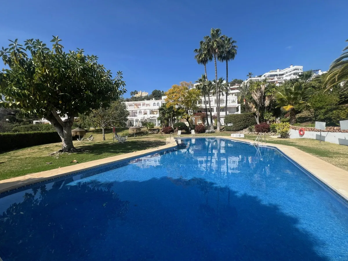 Elegantes Reihenhaus mit Panorama in Marbella an der Costa del Sol