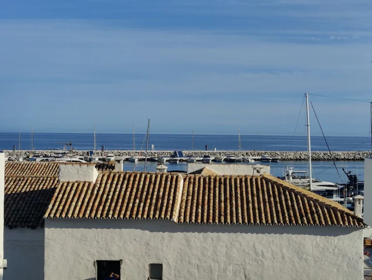 Elegantes Apartment mit Hafenblick in Puerto Banús