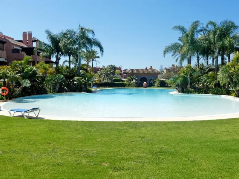 Elegantes Duplex-Penthouse in Guadalmina-Casasola, Costa del Sol