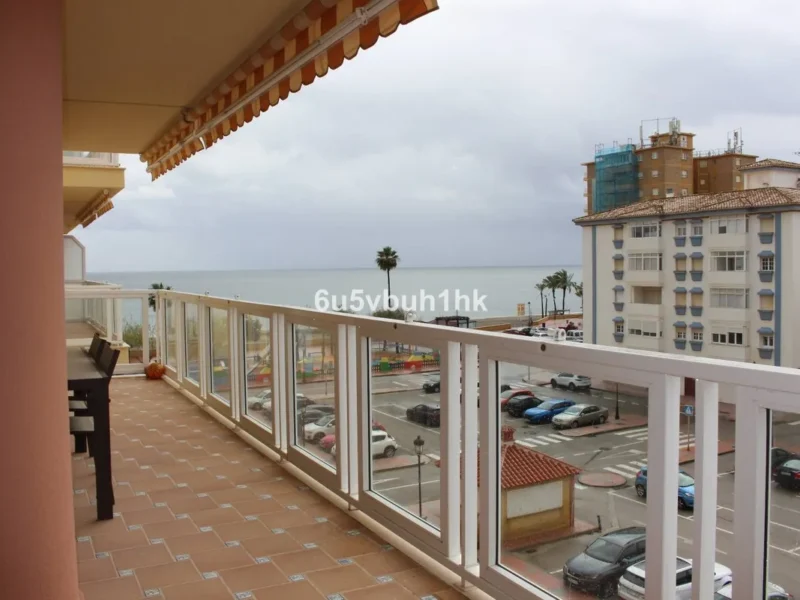 Elegantes Apartment mit Terrassen in Sabinillas, Costa del Sol