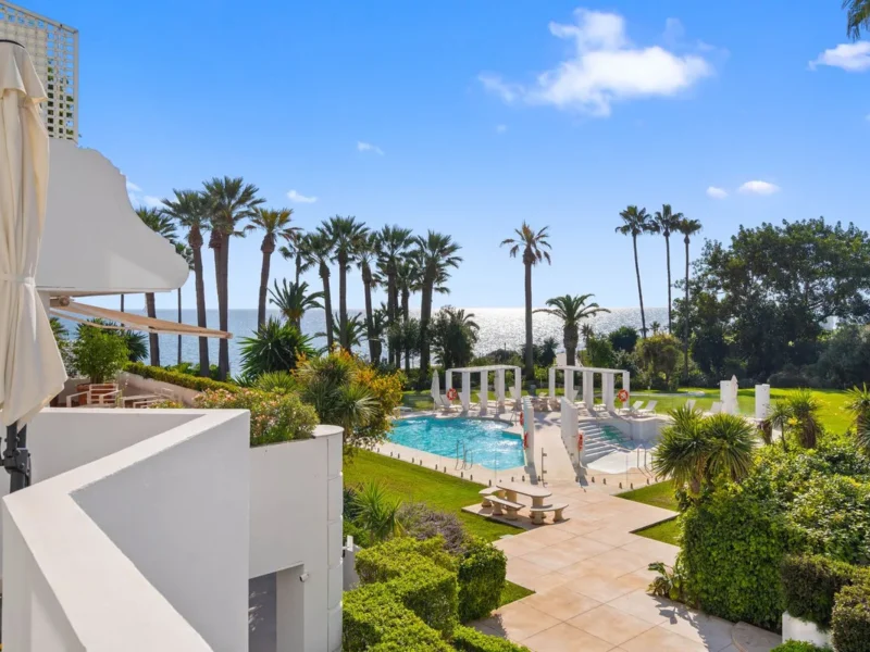 Elegantes Apartment mit Meerblick in Marbella, Costa del Sol