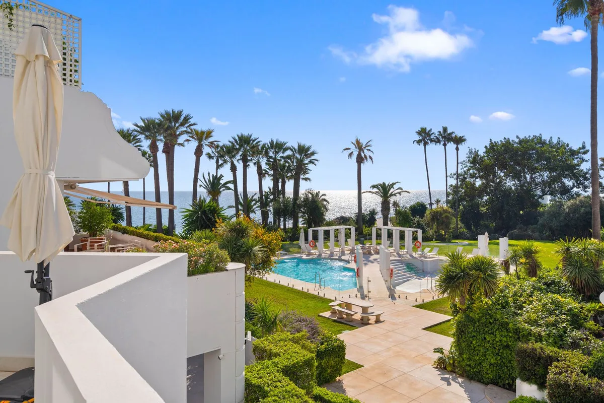 Elegantes Apartment mit Meerblick in Marbella, Costa del Sol