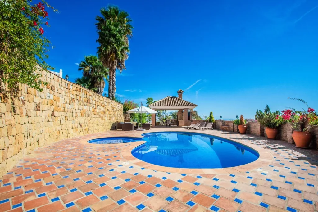 Elegante Villa mit Panoramablick in Marbella, Costa del Sol