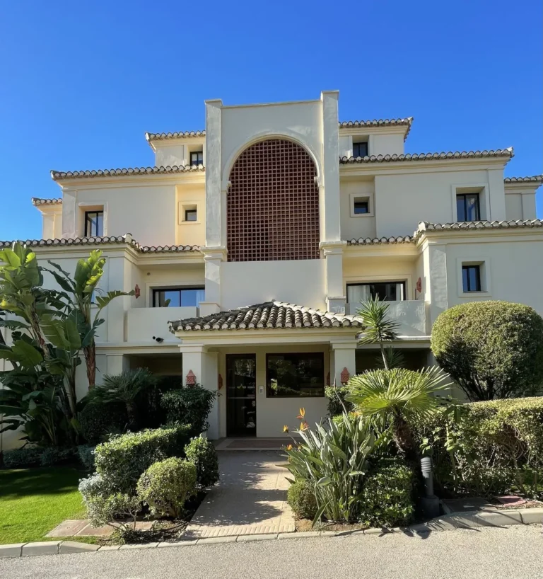 Luxuriöses Erdgeschoss-Apartment in Capanes del Golf, Costa del Sol