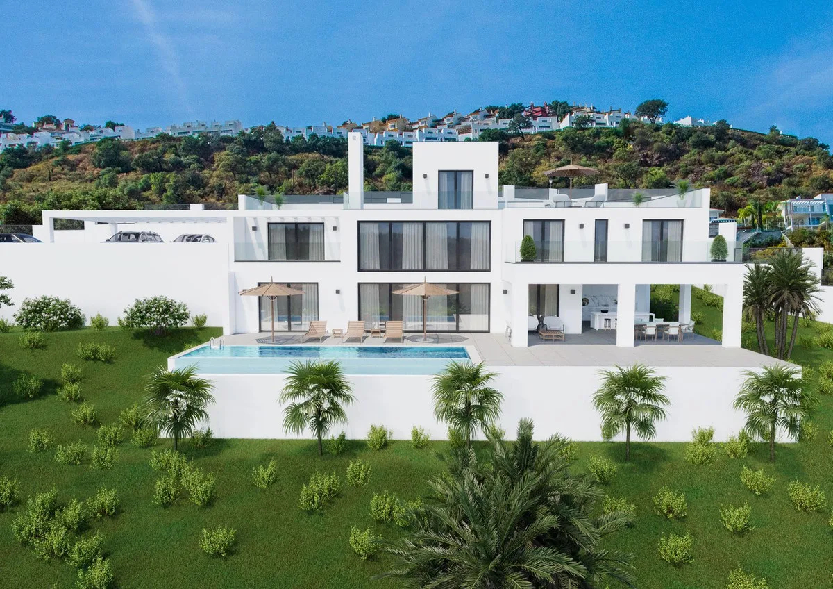 Moderne Villa in La Mairena: Elegantes Wohnen an der Costa del Sol