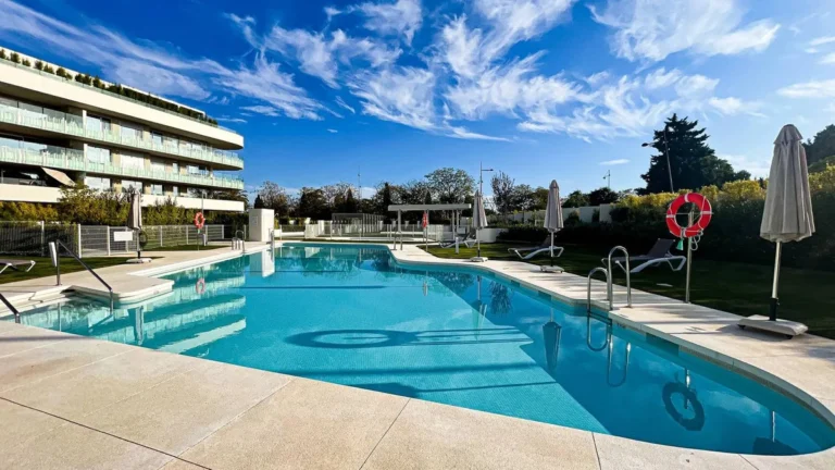 Exklusive moderne Wohnung in San Pedro de Alcántara an der Costa del Sol