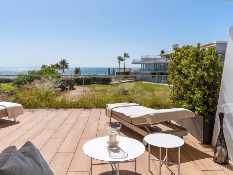 Modernes Apartment mit Meerblick in Estepona an der Costa del Sol