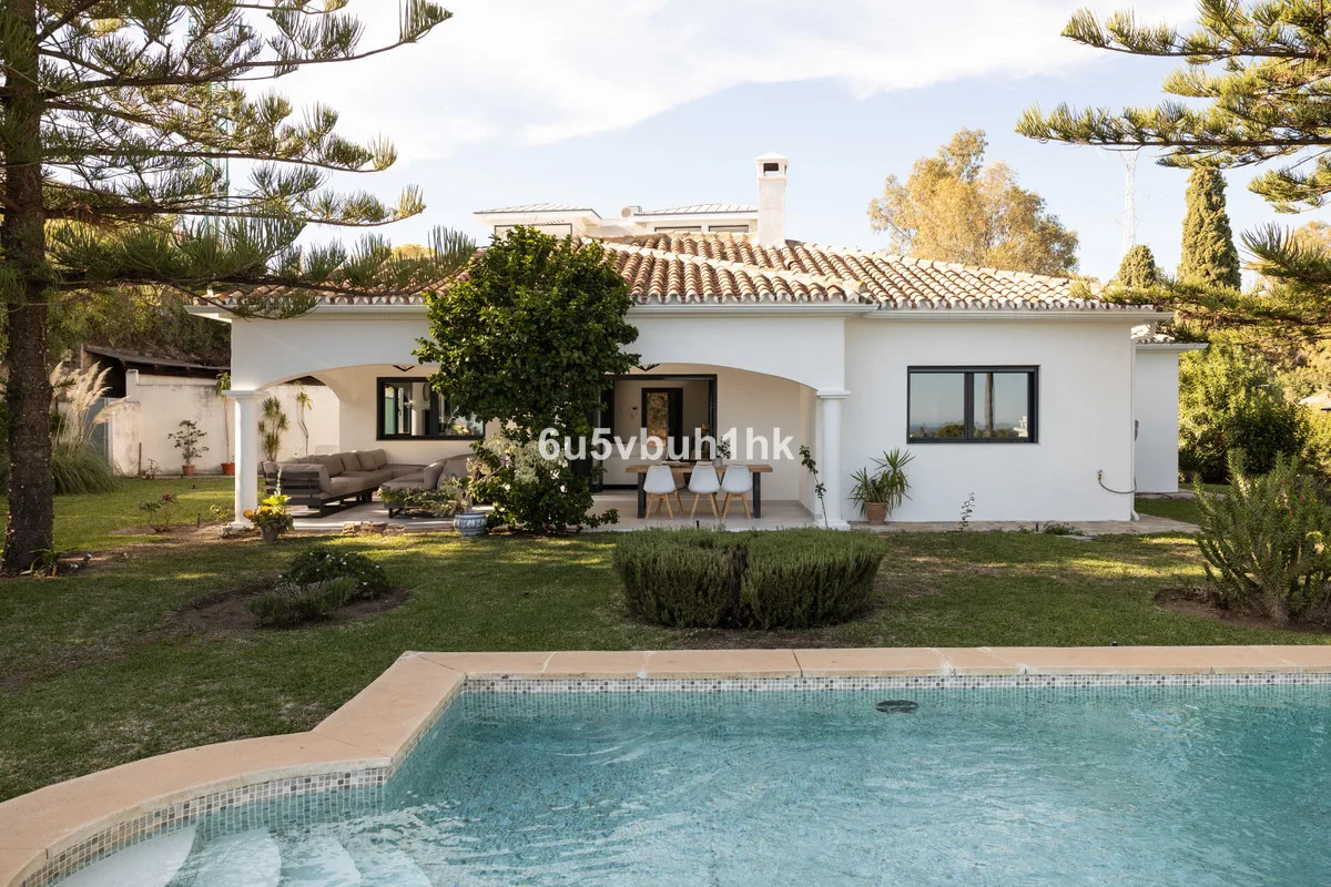 Elegante Villa mit Meerblick in Soto de La Quinta Costa del Sol