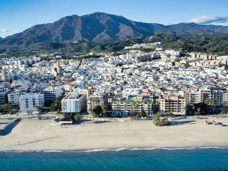 Elegantes Penthouse mit Meerblick in Estepona an der Costa del Sol
