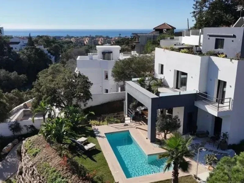 Elegante Villa mit Meerblick in Elviria an der Costa del Sol