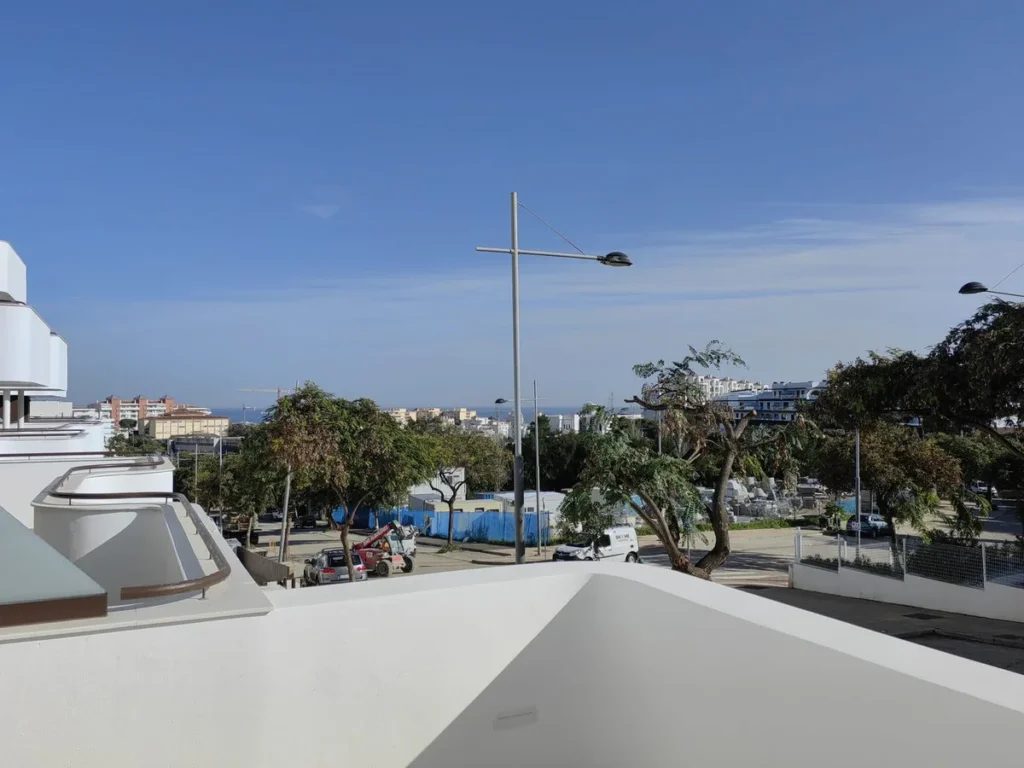 Moderne 4-Zimmer-Wohnung in Estepona mit Meerblick
