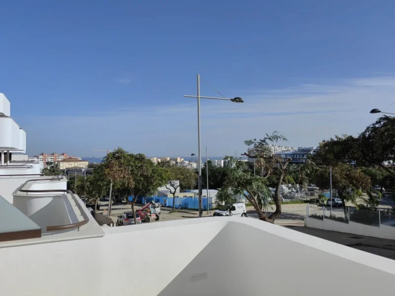 Moderne 4-Zimmer-Wohnung in Estepona mit Meerblick
