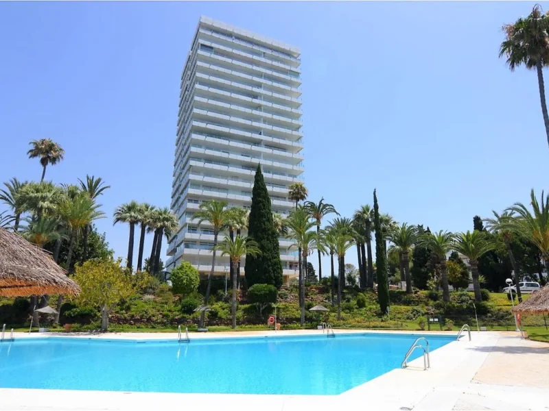 Luxuriöses Apartment im ikonischen Wolkenkratzer von Marbella