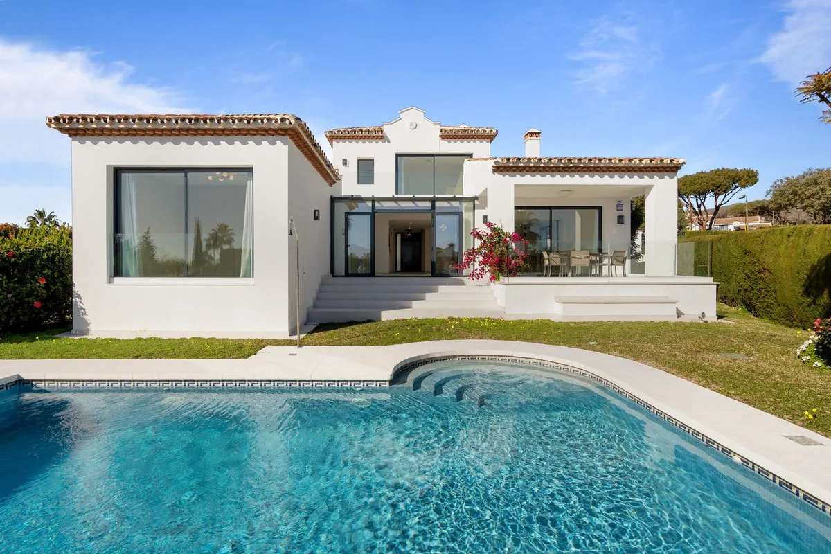 Elegante Villa mit Meerblick in Elviria, Costa del Sol
