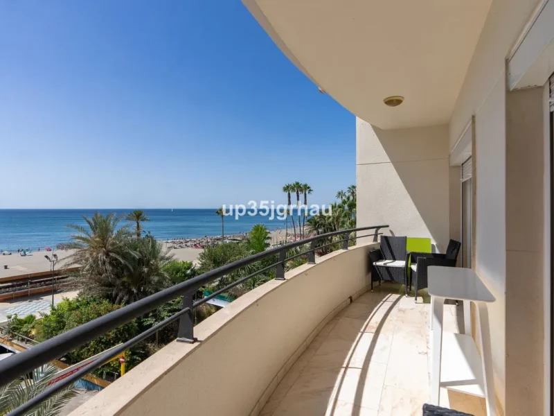 Elegantes Apartment in Estepona mit Meerblick an der Costa del Sol