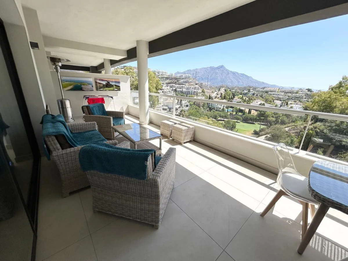 Elegantes Apartment in La Quinta – Luxuriöses Wohnen an der Costa del Sol