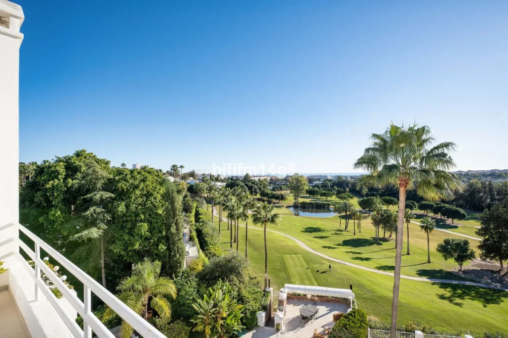 Luxuriöses Duplex-Penthouse in Nueva Andalucía an der Costa del Sol