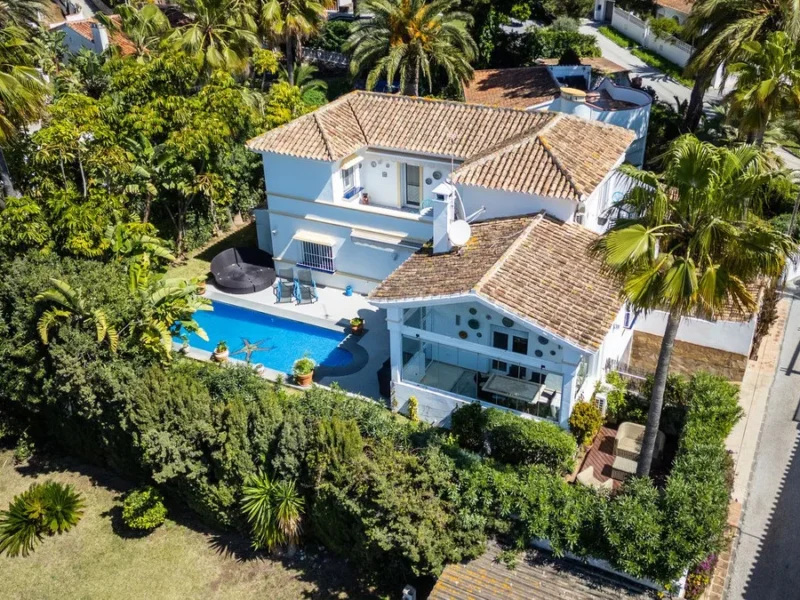 Elegante Villa mit Meerblick in Marbella an der Costa del Sol