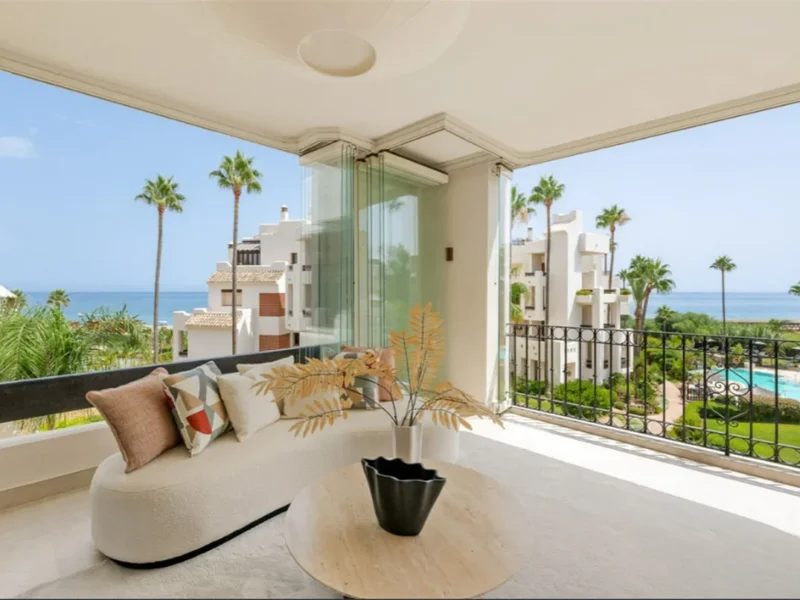 Elegantes Strandapartment in Estepona an der Costa del Sol