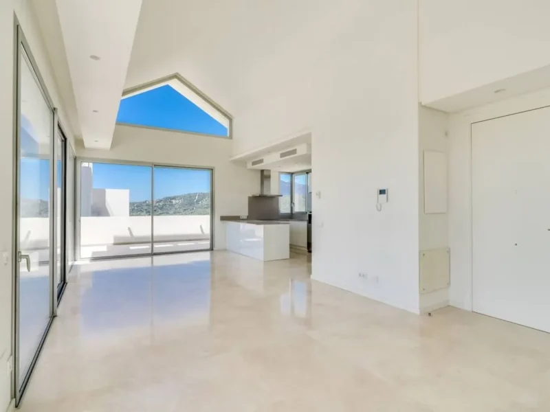 Luxuriöse Wohnung in Marbella Club Hills mit Meerblick