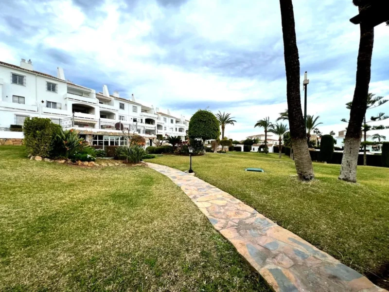 Elegante Erdgeschosswohnung mit Meerblick in Marbella