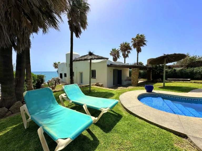 Elegante Strandvilla in Punta Chullera an der Costa del Sol