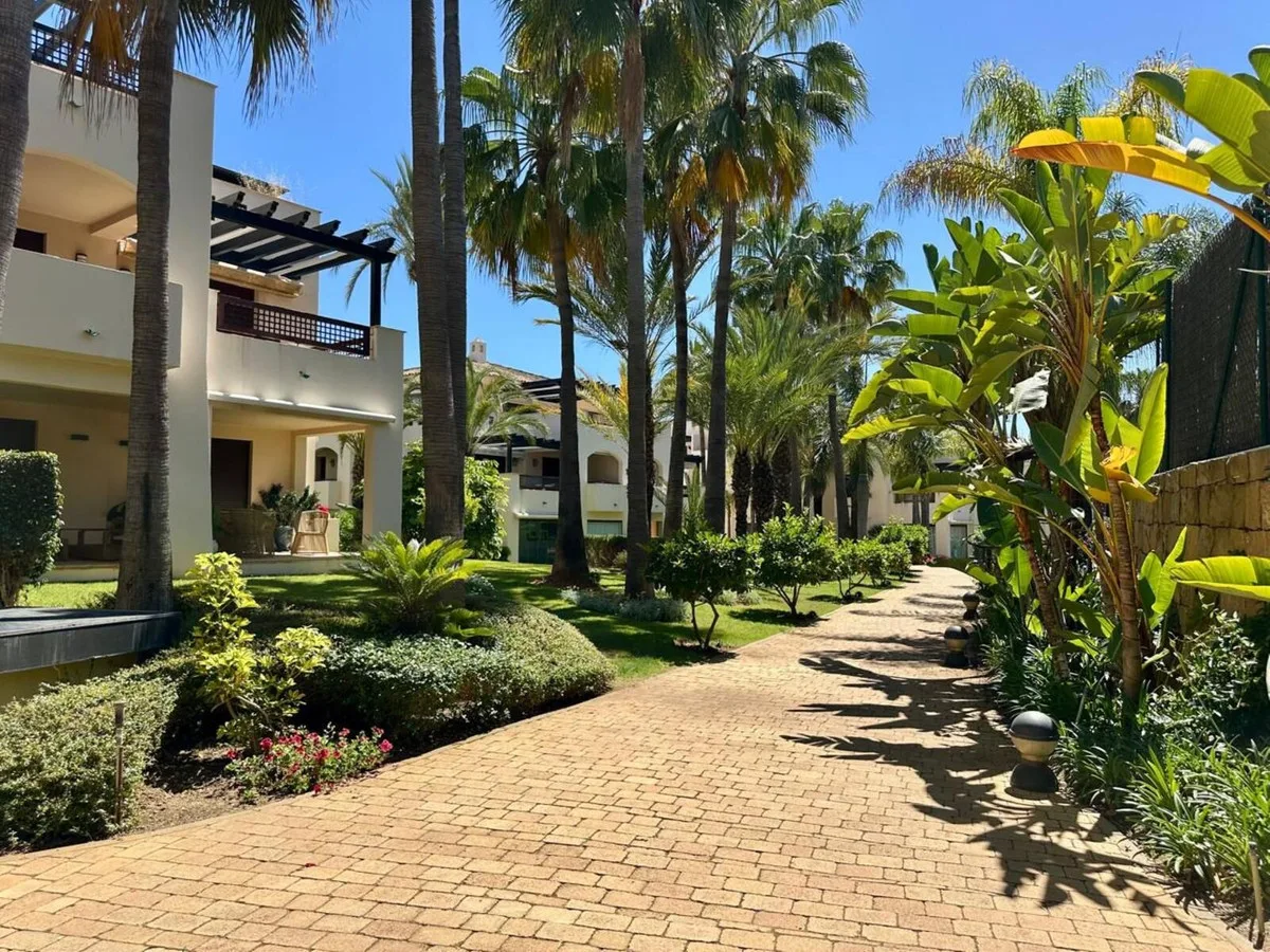 Exklusives Duplex-Penthouse in Marbella mit Meerblick