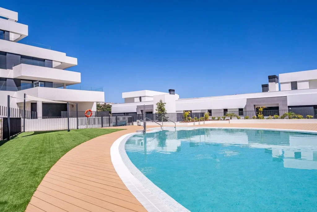Elegantes Duplex-Penthouse mit Panoramablick in Marbella
