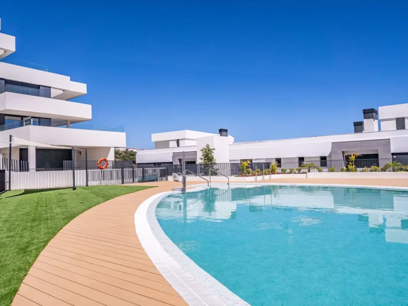 Elegantes Duplex-Penthouse mit Panoramablick in Marbella