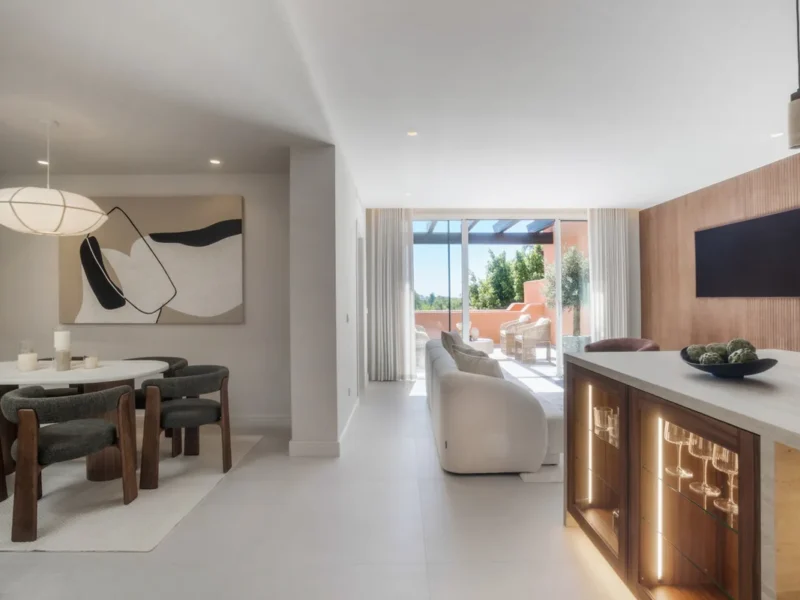 Elegantes Duplex-Penthouse in Nueva Andalucía an der Costa del Sol