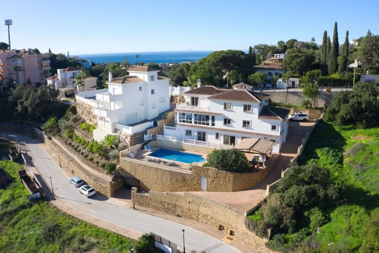Elegante Villa in Elviria: Traumhaus an der Costa del Sol
