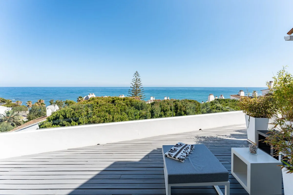 Elegantes Penthouse mit atemberaubendem Meerblick in Mijas Costa