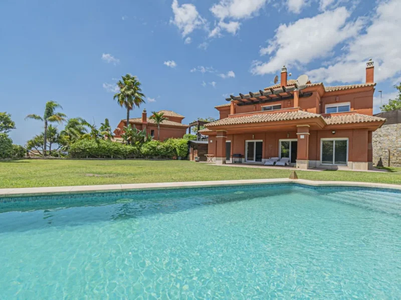 Mediterrane Traumvilla in Marbella – Eleganz und Lebensstil genießen