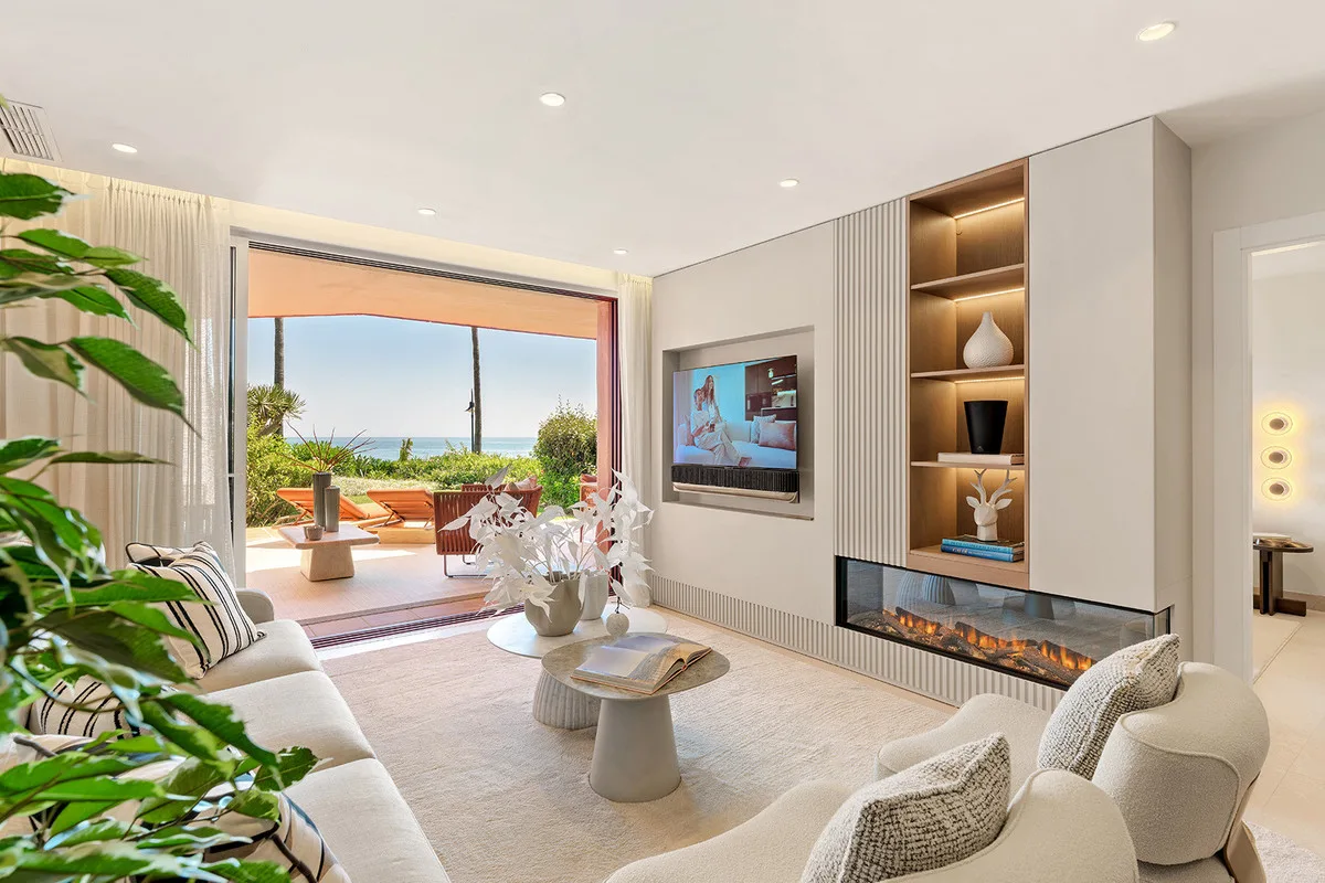 Luxuriöse Erdgeschosswohnung mit Meerblick in Estepona