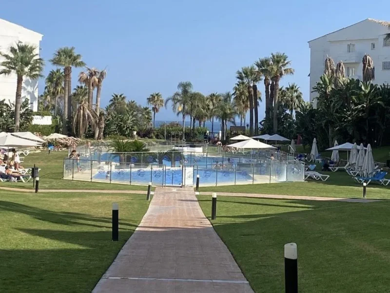 Elegantes Apartment in Playa Rocío, Puerto Banús am Strand