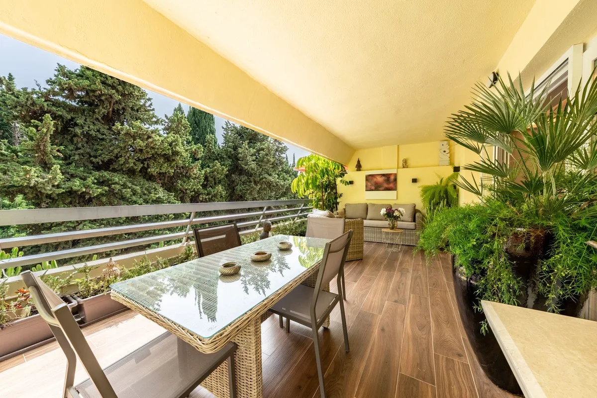 Modernes Apartment mit Blick in Marbella an der Costa del Sol