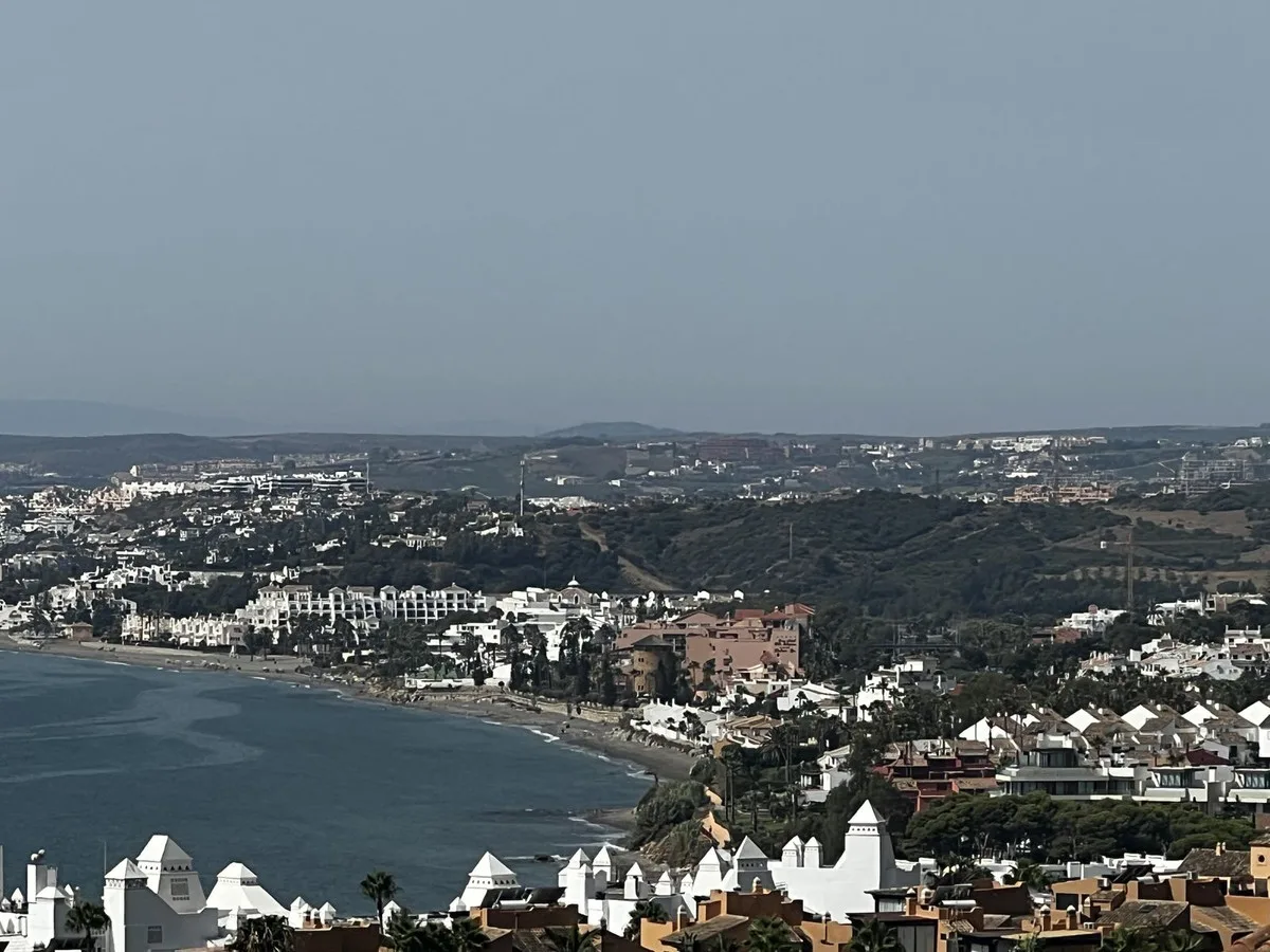 Exklusive Villa mit atemberaubendem Meerblick in Estepona