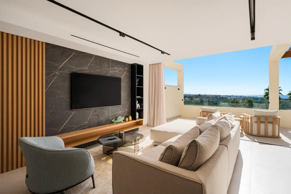 Elegantes Apartment mit Panoramablick in Nueva Andalucía