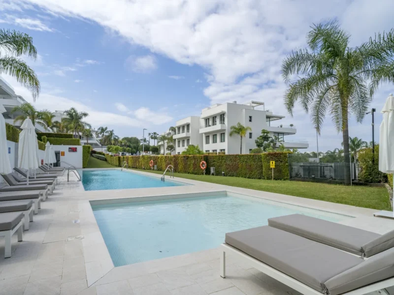 Elegantes Duplex-Penthouse mit Panoramablick in Marbella