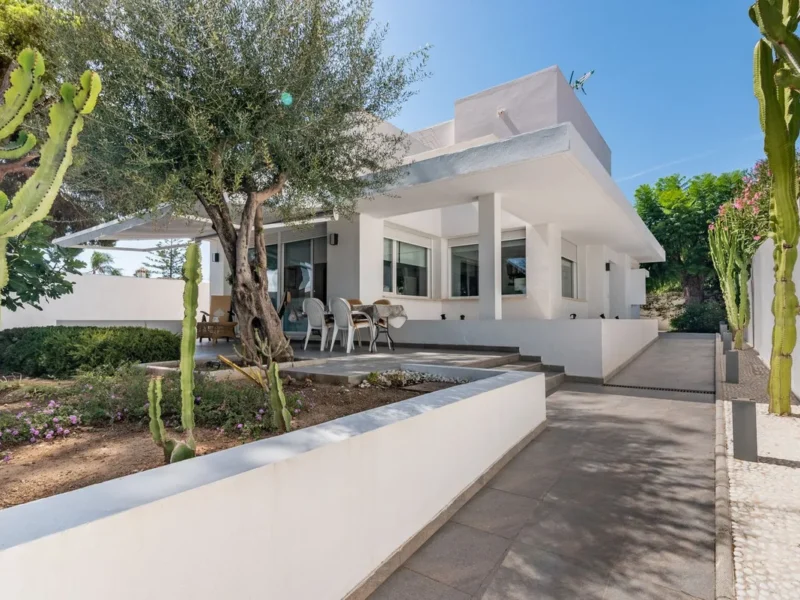 Elegante Villa in Marbella mit atemberaubendem Meerblick