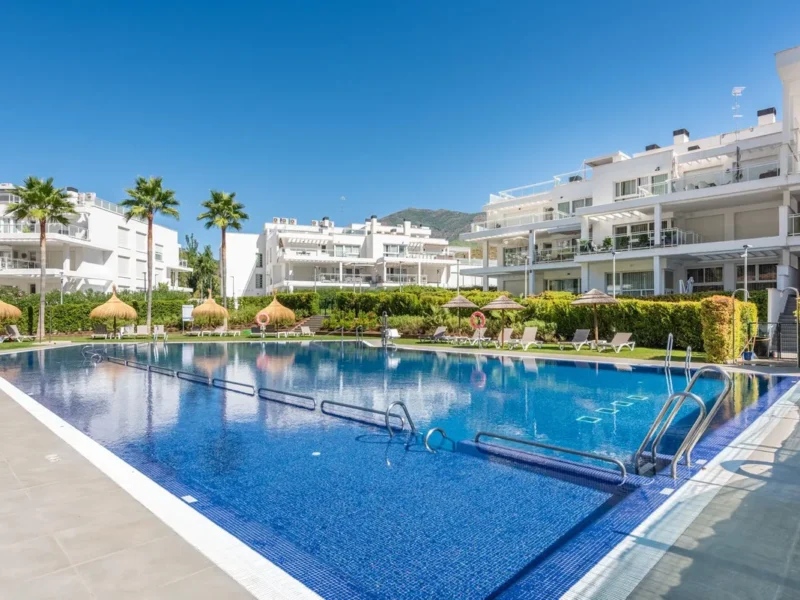 Elegante Duplex-Wohnung in Benahavís – Costa del Sol Oase