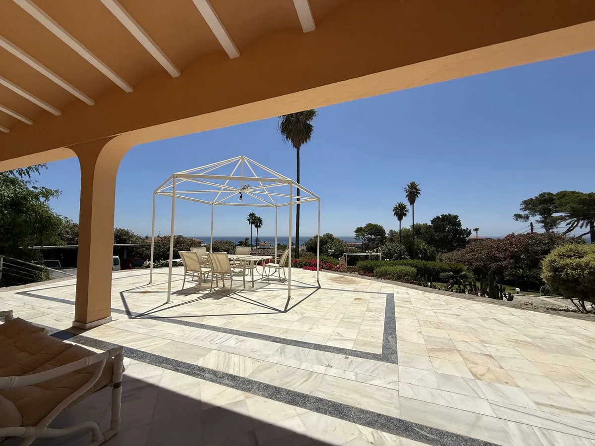 Elegante Strandvilla in Estepona – Costa del Sol Hochgenuss