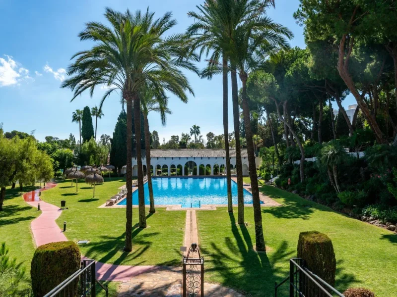 Elegante Erdgeschosswohnung mit Panoramablick in Marbella