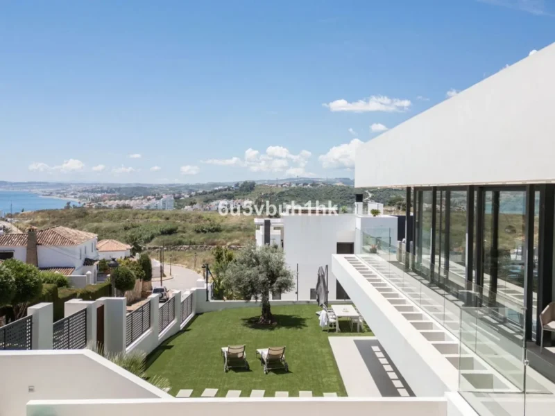 Moderne Villa in Estepona – Elegantes Wohnen an der Costa del Sol