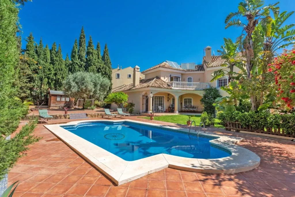 Elegante Villa in Marbella – Luxuriöses Wohnen an der Costa del Sol