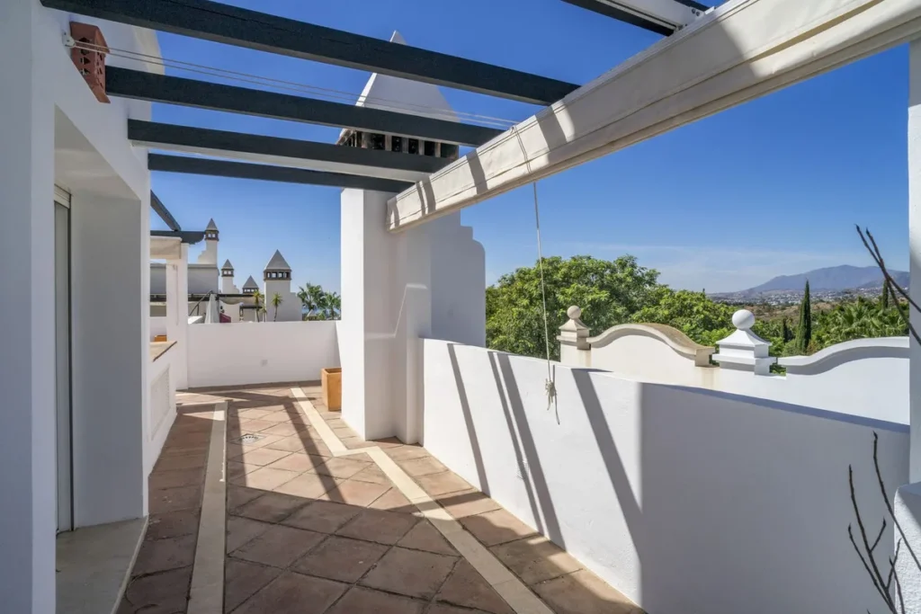 Elegantes Penthouse mit Meerblick in Marbella, Montebello Hills
