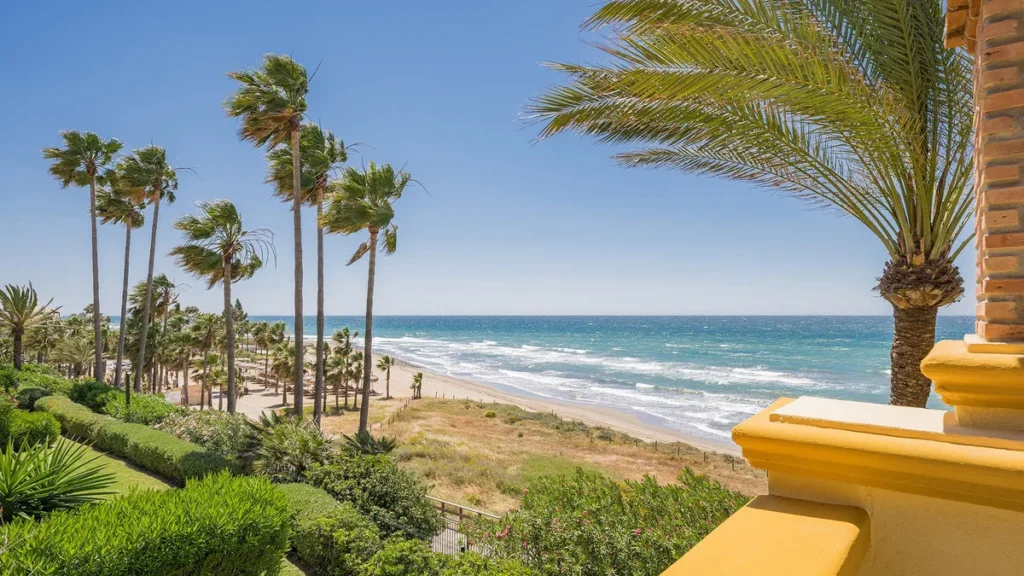 Luxuriöses Apartment am Strand in Marbella, Costa del Sol