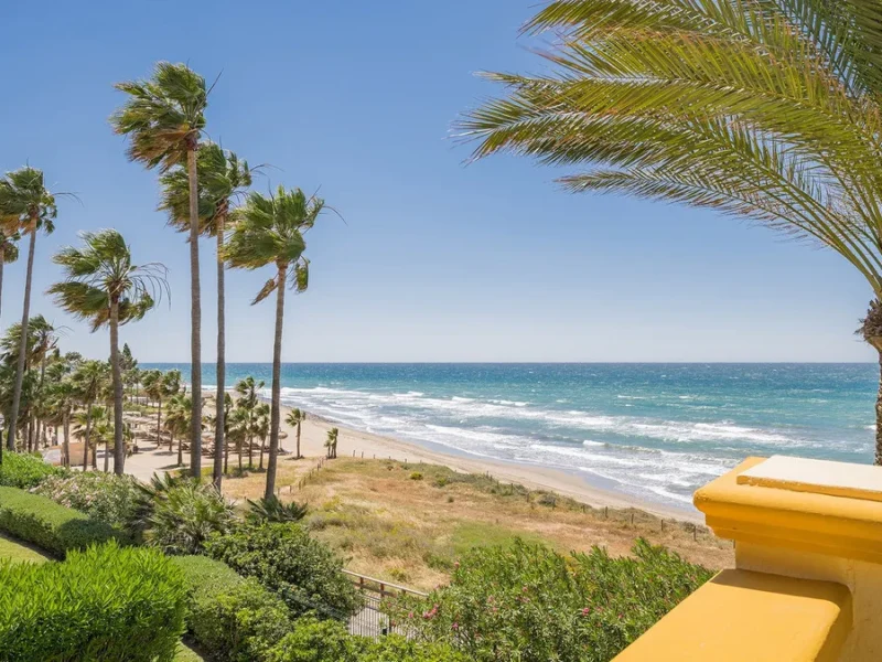 Luxuriöses Apartment am Strand in Marbella, Costa del Sol